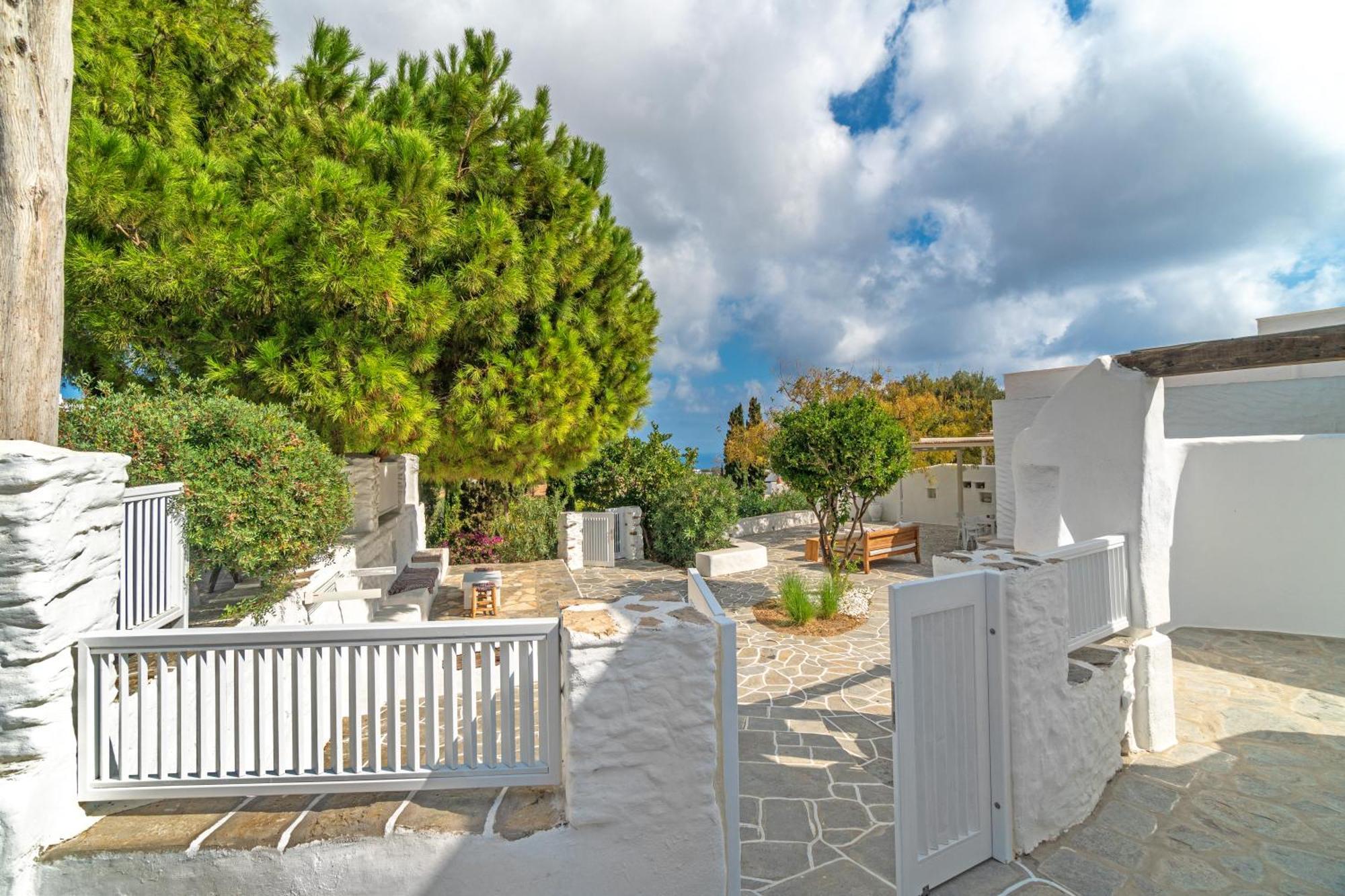 Rabagas Suites Luxury - In The Heart Of Sifnos Apollonía Exterior photo