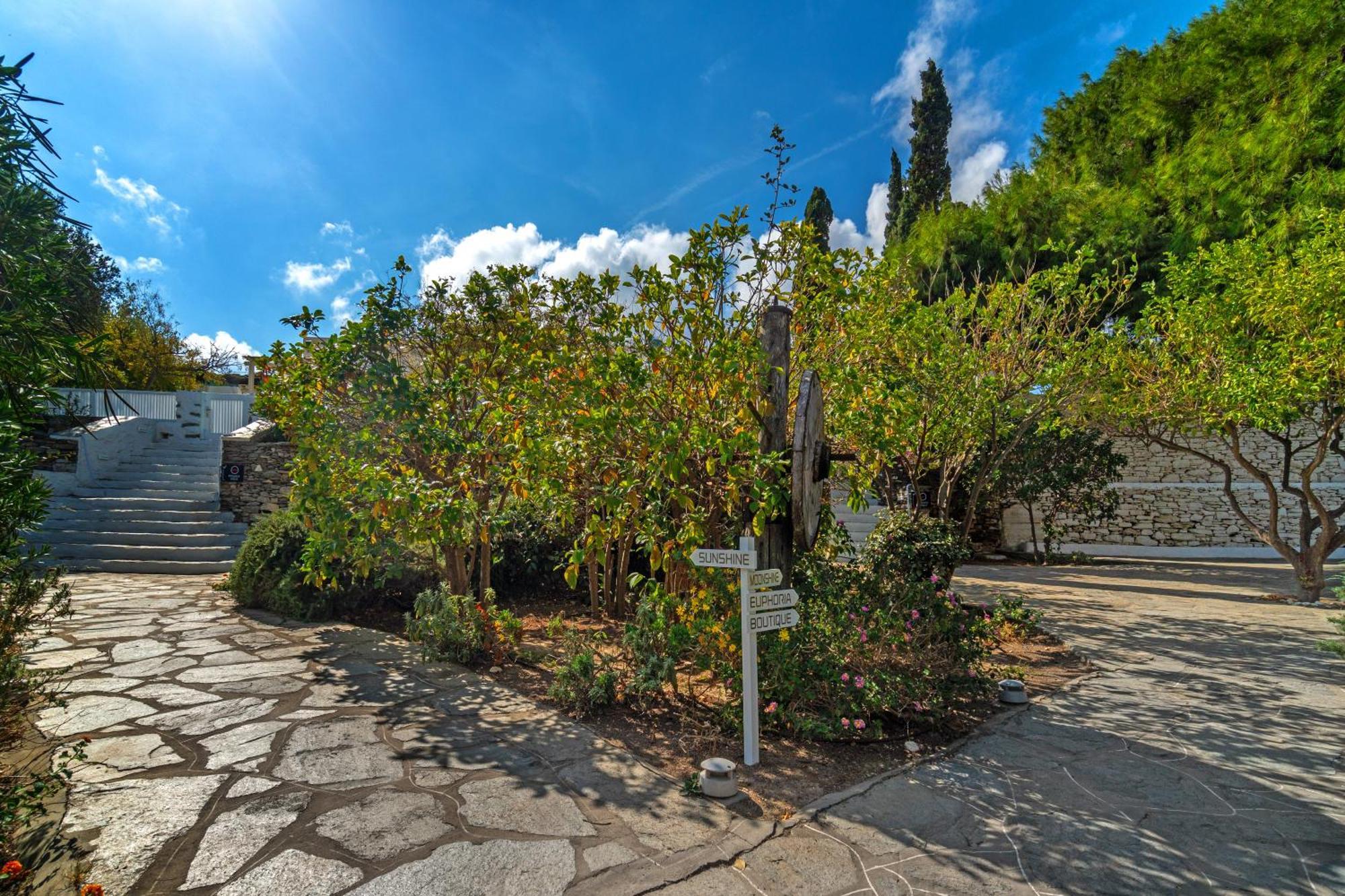 Rabagas Suites Luxury - In The Heart Of Sifnos Apollonía Exterior photo