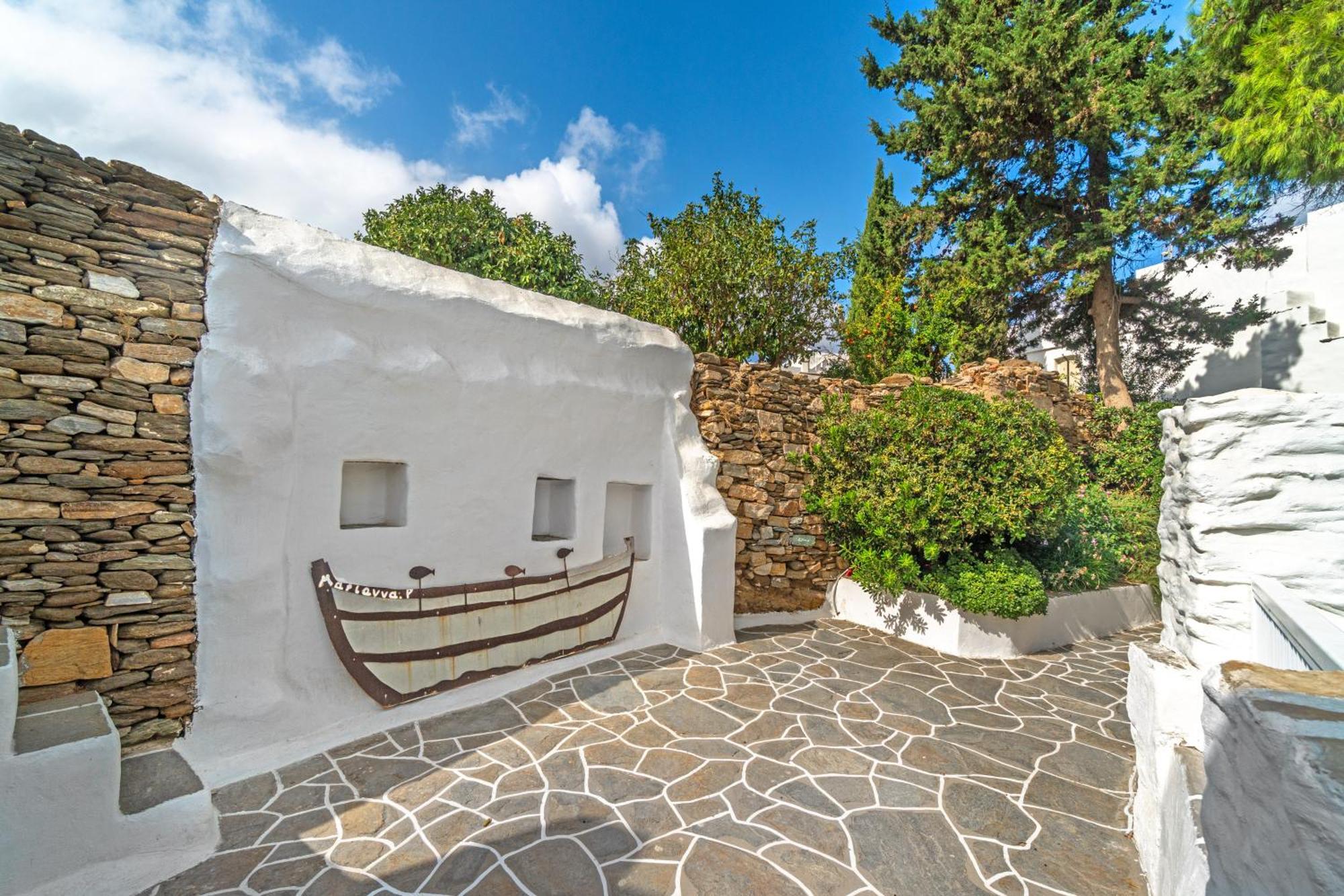 Rabagas Suites Luxury - In The Heart Of Sifnos Apollonía Exterior photo